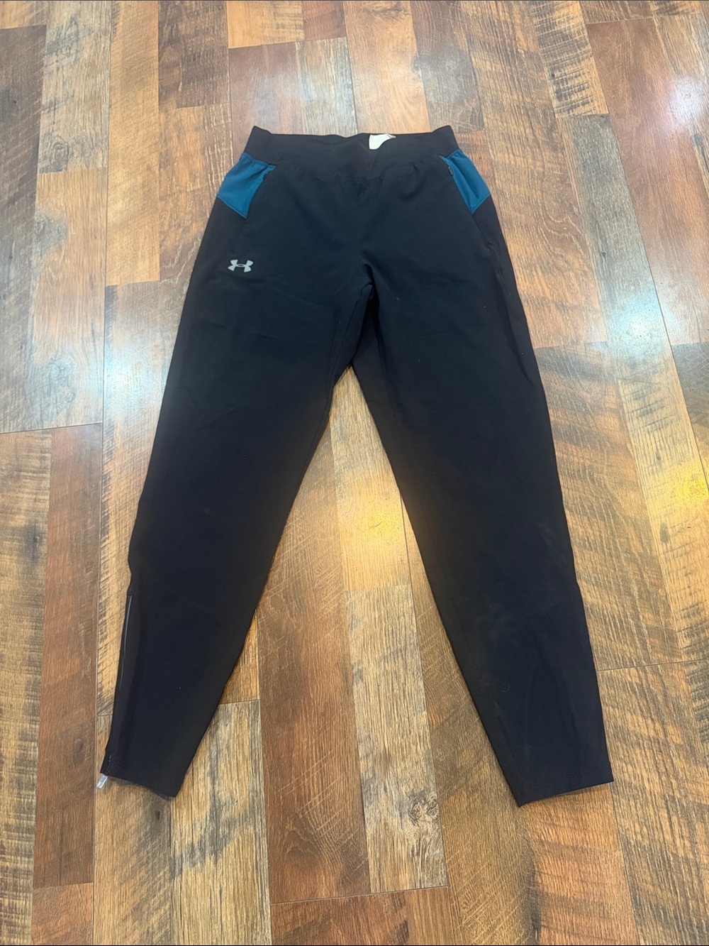 Under Armour Black Joggers with Teal Pocket Accents S (3875)